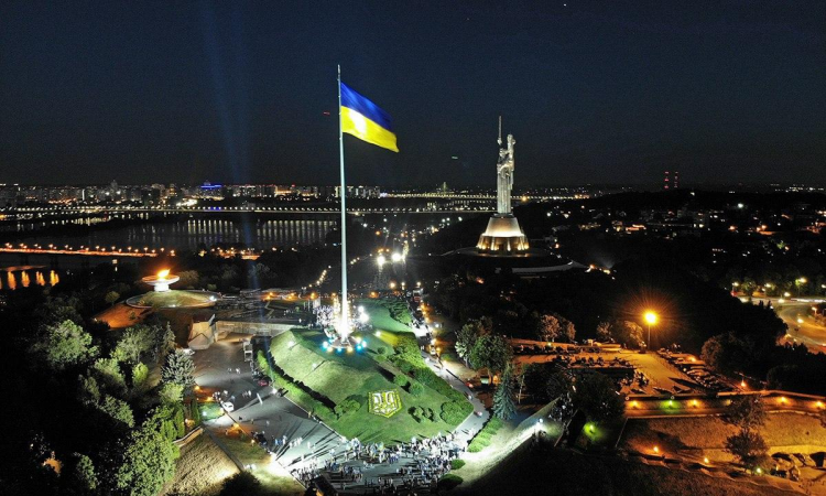 Найбільший прапор України в Києві 