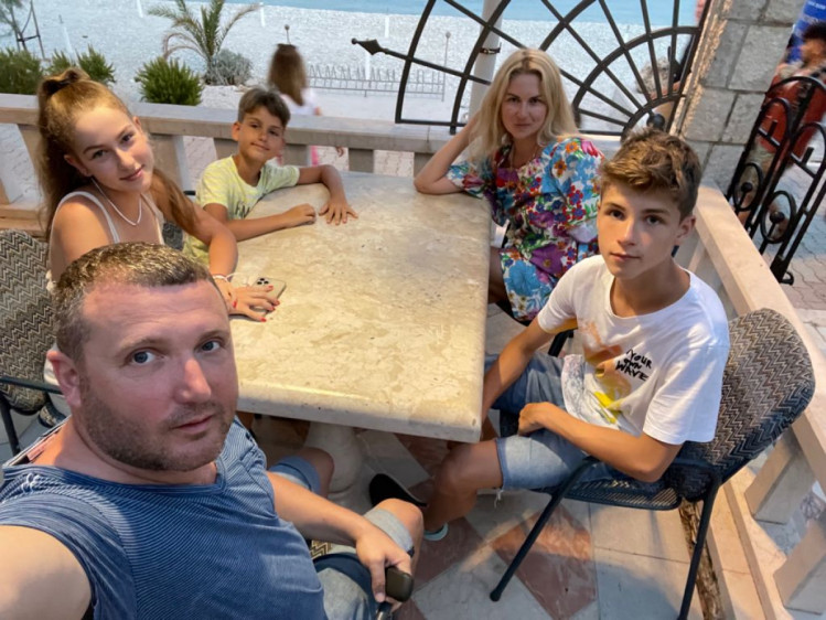 Гамалий с семьей на отдыхе в Хорватии