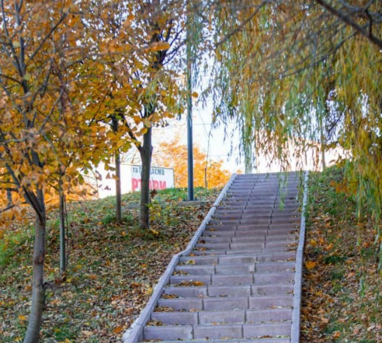 Хмельницький, набережна на Озерній